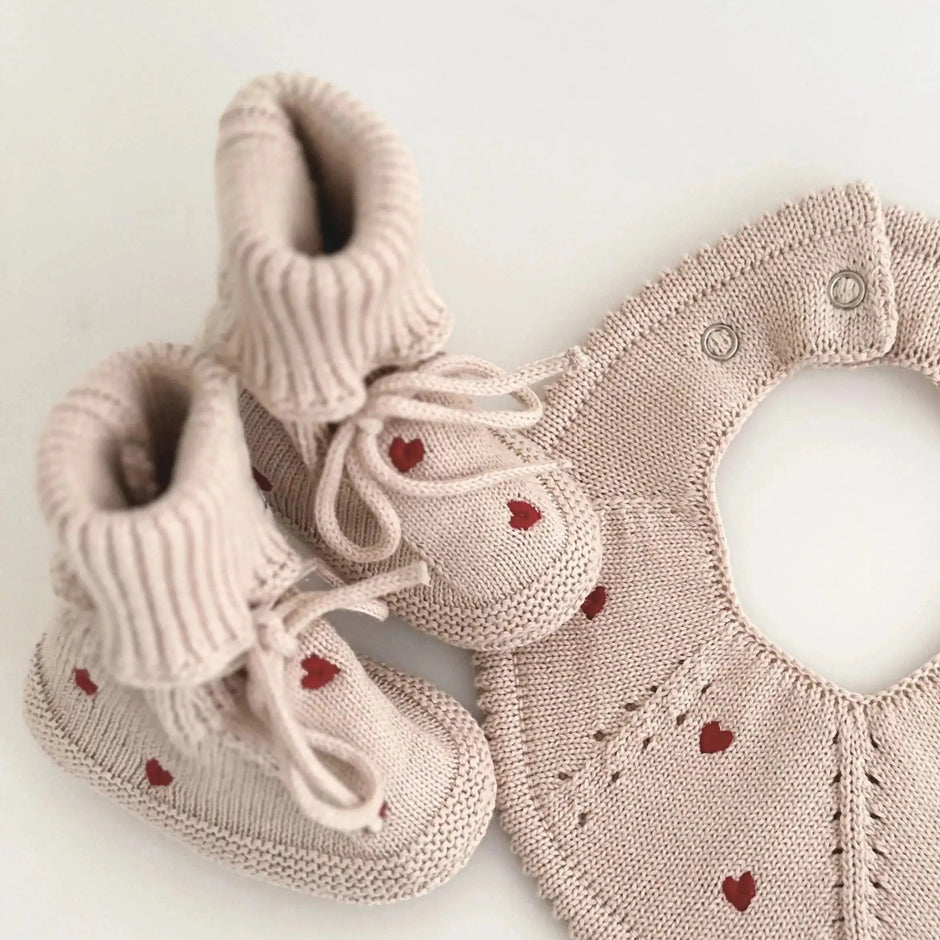 Baby booties - Hearts - 0-3 months